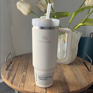 NWT Stanley 30oz Quencher H2.0 Tumbler